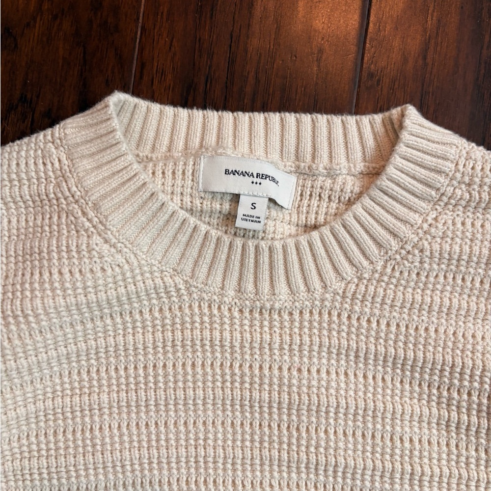 Banana Republic Factory Men's Cream Crewneck Sweater